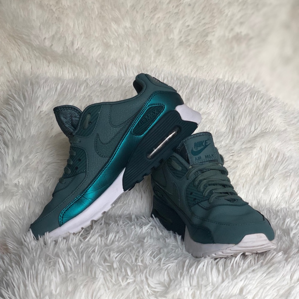 NIKE AIR MAX 90
